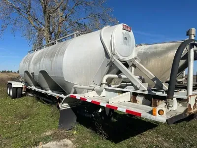 1999 Heil Pneumatic Trailer