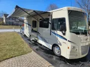 2022 Winnebago Sunstar 27P Class A RV