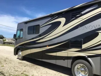 2015 Itasca Sunova 33C