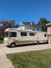 2001 Fleetwood Bounder? 36U