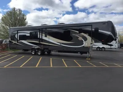 2017 Heartland Landmark 365 LM Newport