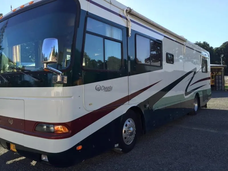 2000 Monaco? Dynasty? in Omaha, NE | Trailer Trader