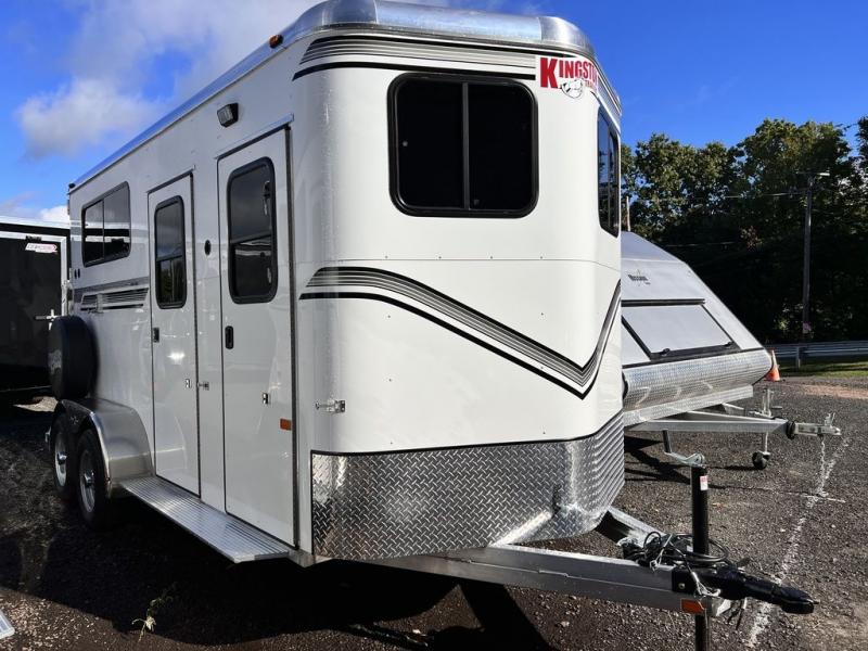 Kingston Trailers Classic Elite 2-Horse with Dressing Room Kingston Trailers Classic Elite 2-Horse with Dressing Room