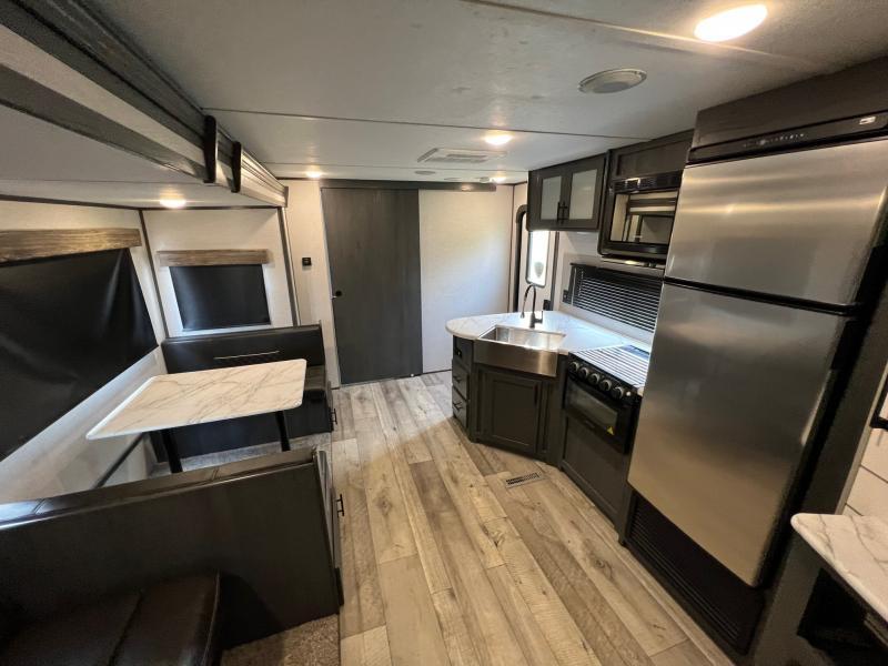 used Travel Trailers Aspen Trail Aspen Trail for sale, in Mount Pleasant, TX Thumbnail 8