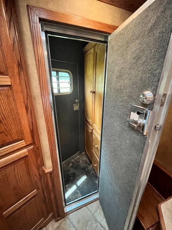 used Horse Trailers Bloomer  for sale, in Mount Pleasant, TX Thumbnail 3