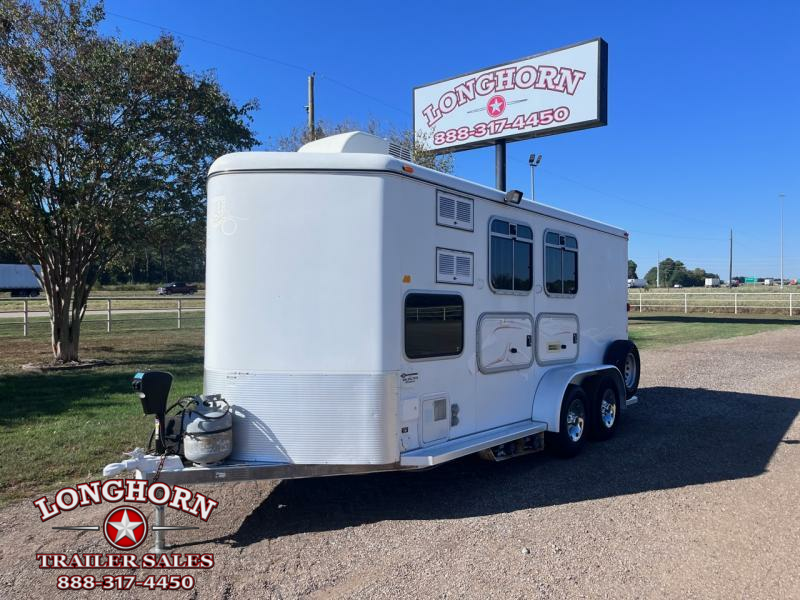 2005 Logan Coach 2 Horse Bumper Pull with Weekend LQ Horse Trailer