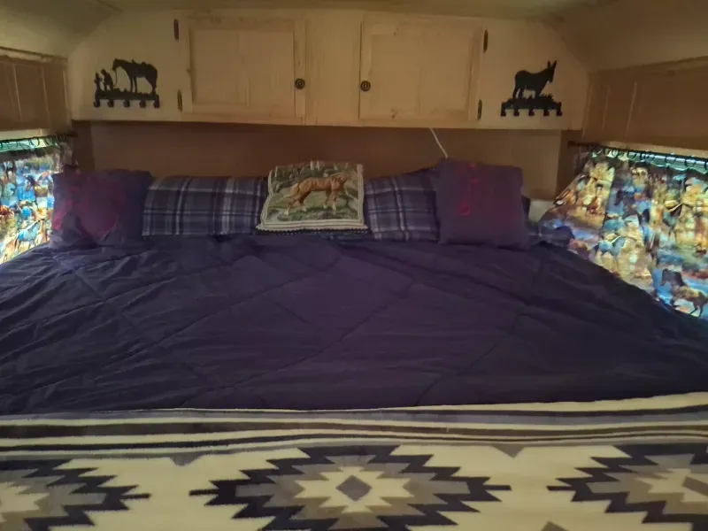 used Horse Trailers Sundowner Trailers  for sale, in Paola, KS Thumbnail 3