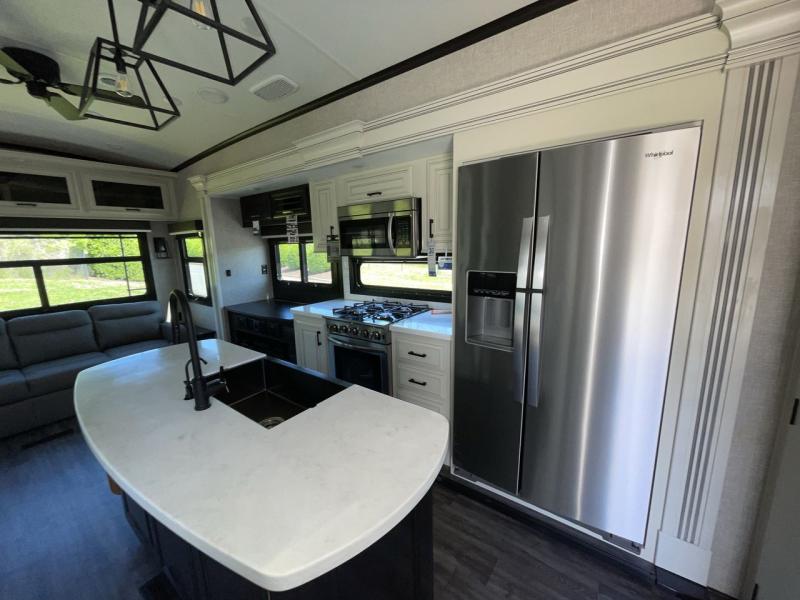 new Fifth Wheel Trailers Jayco Pinnacle for sale, in Concord, NC Thumbnail 3