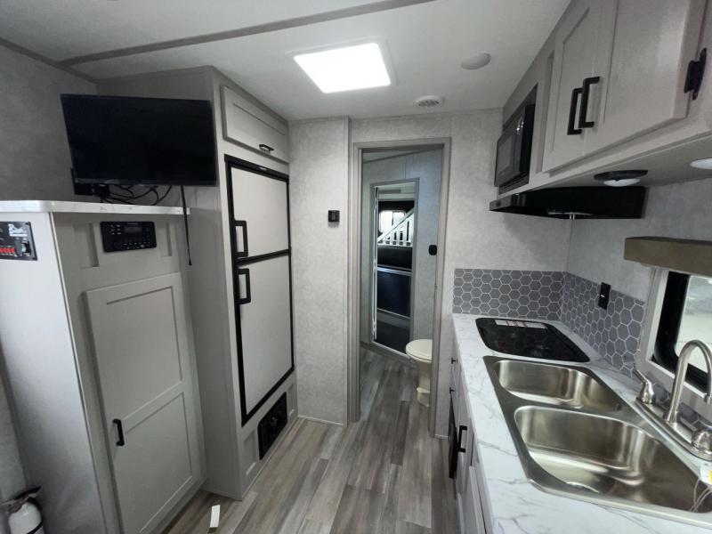 new Horse Trailers Bison Trailers  for sale, in Concord, NC Thumbnail 2