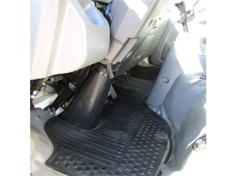 used Horse Trailers Isuzu  for sale, in Madera, CA Thumbnail 15