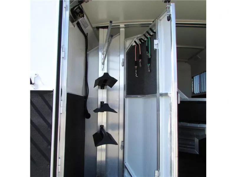 used Horse Trailers Cimarron Trailers  for sale, in Madera, CA Thumbnail 9