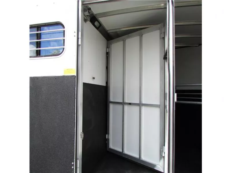 used Horse Trailers Sundowner Trailers  for sale, in Madera, CA Thumbnail 6