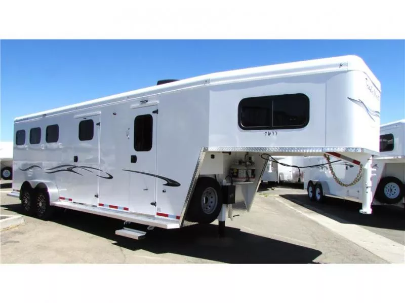 2025 Trails West CLASSIC LQ 3 HORSE GN