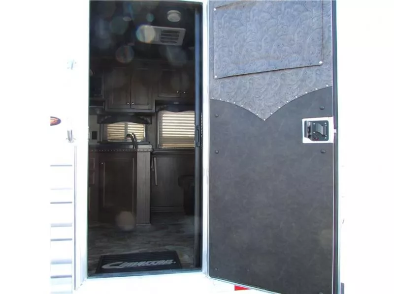 used Horse Trailers Cimarron Trailers  for sale, in Madera, CA Thumbnail 18
