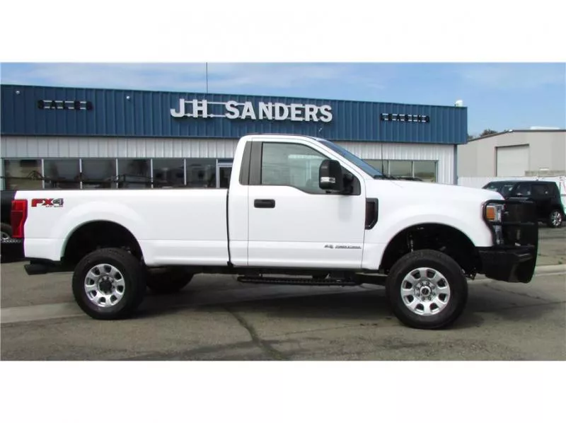 2022 Ford F250 Super Duty Regular Cab XLT Pickup 2D 8 ft