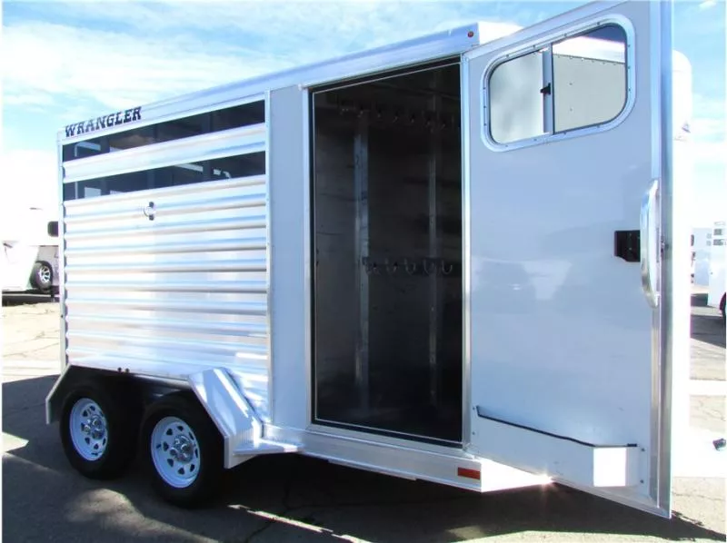 used Horse Trailers Elite Trailers  for sale, in Madera, CA Thumbnail 11