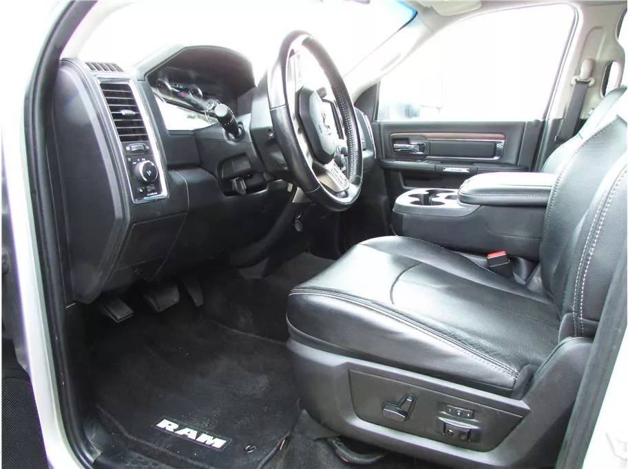 2018 Ram 2500 Laramie photo 9