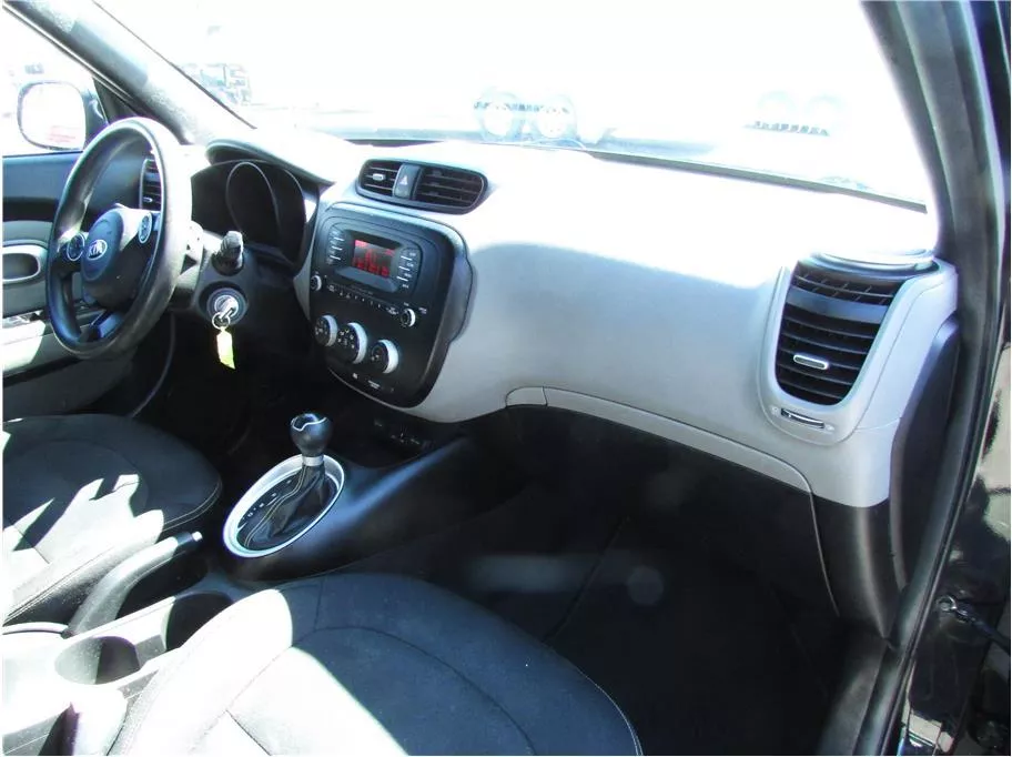 2014 Kia Soul + photo 13