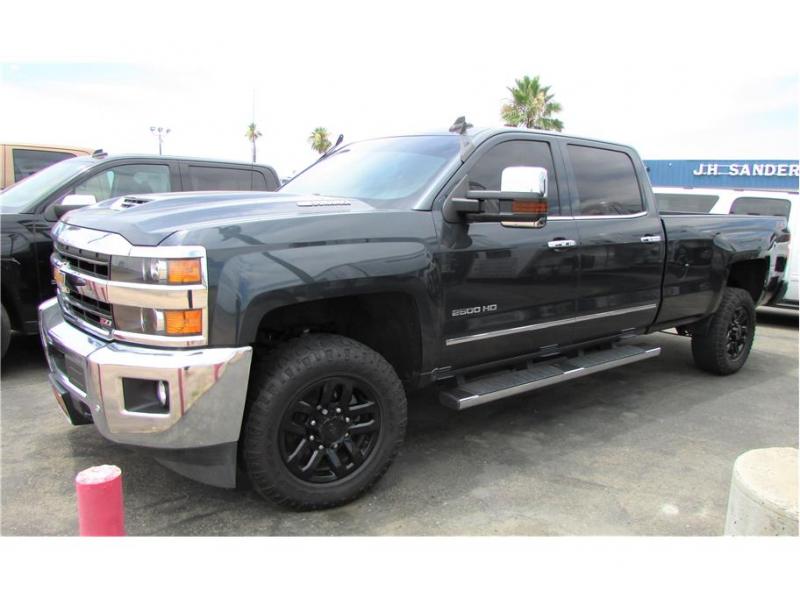 2018 Chevrolet Silverado 2500 HD Crew Cab LTZ Pickup 4D 6 1/2 ft 2018 Chevrolet Silverado 2500 HD Crew Cab LTZ Pickup 4D 6 1/2 ft