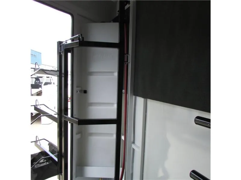 used Horse Trailers Trails West  for sale, in Madera, CA Thumbnail 18