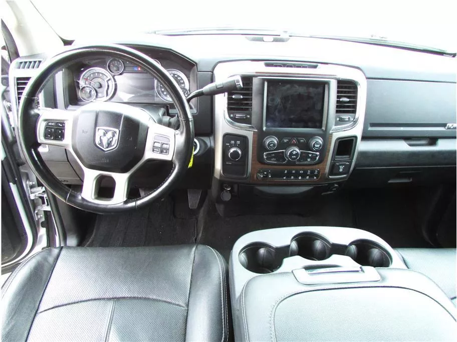 2018 Ram 2500 Laramie photo 10