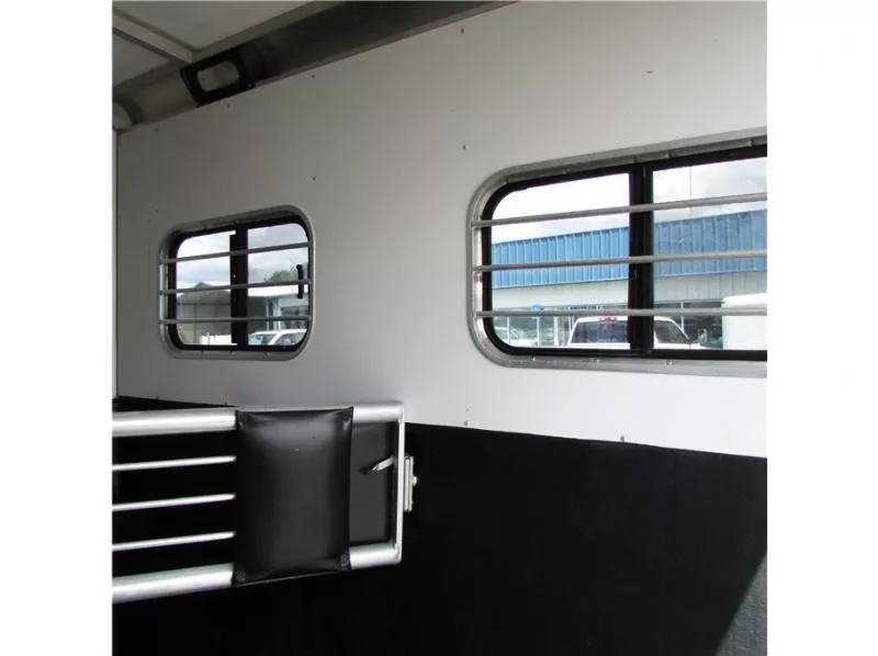 used Horse Trailers Sundowner Trailers  for sale, in Madera, CA Thumbnail 11