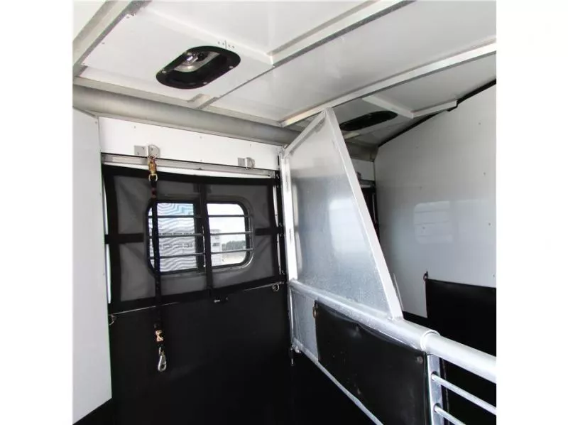 used Horse Trailers Sundowner Trailers  for sale, in Madera, CA Thumbnail 9
