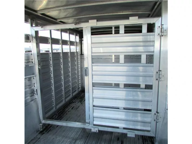 used Horse Trailers Featherlite  for sale, in Madera, CA Thumbnail 10