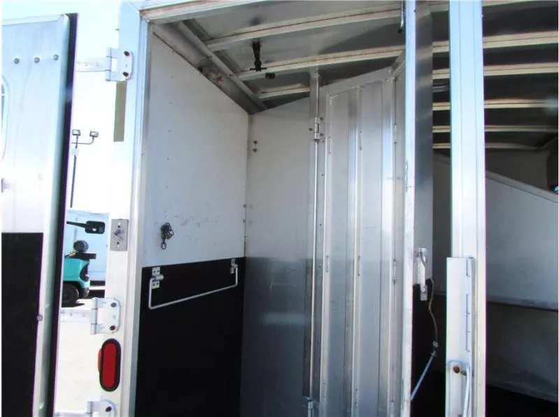 used Horse Trailers Exiss Trailers  for sale, in Madera, CA Thumbnail 14