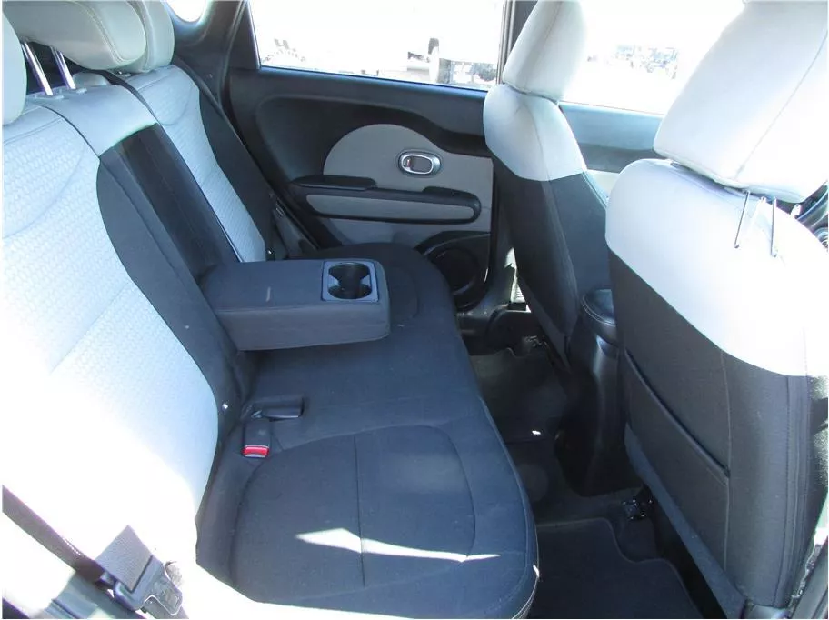 2014 Kia Soul + photo 17