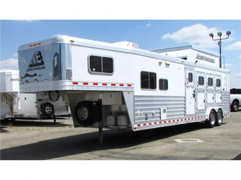 2017 Elite Trailers Western conversions MTAugqensvp