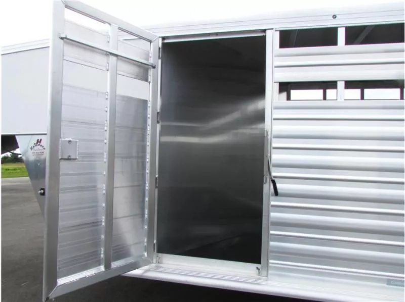 used Horse Trailers Cimarron Trailers  for sale, in Madera, CA Thumbnail 5