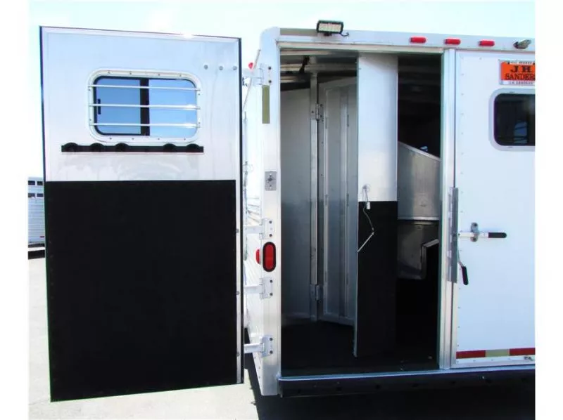 used Horse Trailers Exiss Trailers  for sale, in Madera, CA Thumbnail 12