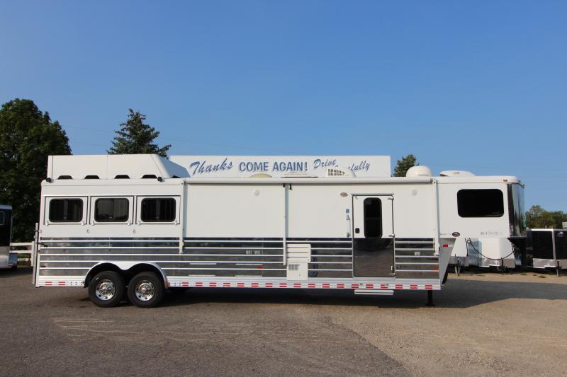 2007 Sundowner Trailers 3HR Sunlite 720 Horse Trailer 2007 Sundowner Trailers 3HR Sunlite 720 Horse Trailer