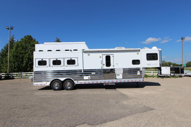 2004 Sundowner Trailers 3 Horse 12' LQ Horse Trailer 2004 Sundowner Trailers 3 Horse 12' LQ Horse Trailer