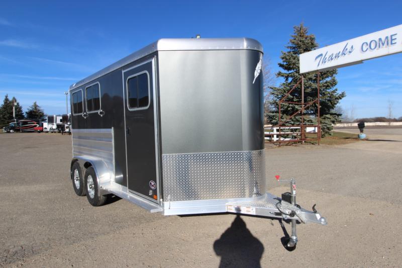 2024 Featherlite 9400 2H Slant Horse Trailer Featherlite Horse and