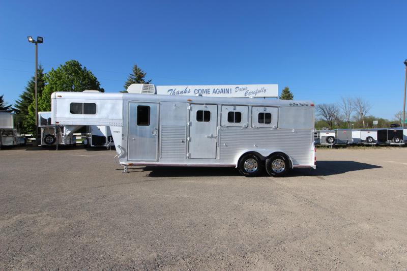 1992 4-Star Trailers 3HR Weekender Horse Trailer 1992 4-Star Trailers 3HR Weekender Horse Trailer