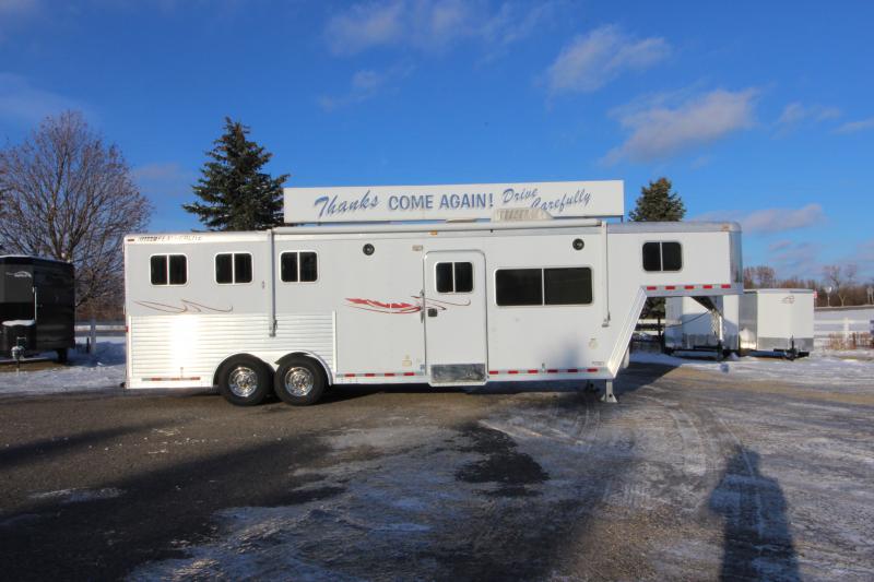 2005 Featherlite Living Quarter 3 Horse Trailer 2005 Featherlite Living Quarter 3 Horse Trailer