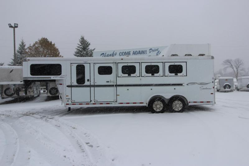2004 Sundowner Trailers 4HR GN Horse Trailer 2004 Sundowner Trailers 4HR GN Horse Trailer