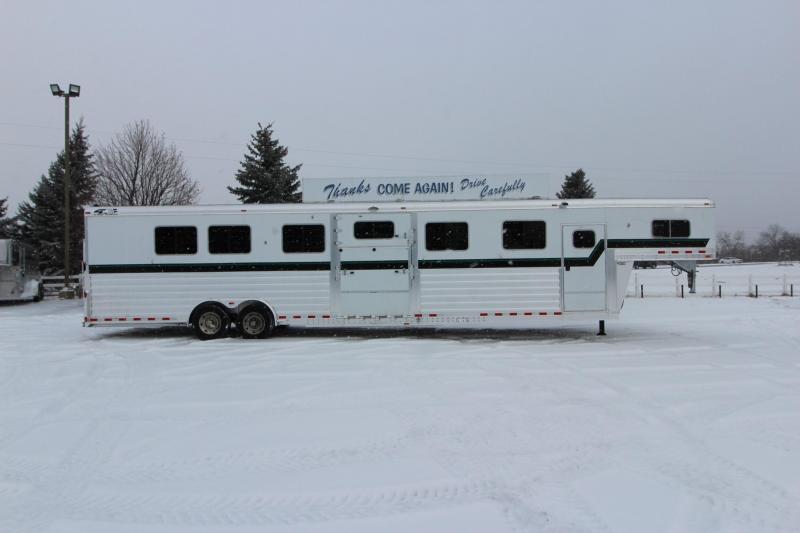 2008 4-Star Trailers 6HR Head to Head GN Horse Trailer 2008 4-Star Trailers 6HR Head to Head GN Horse Trailer