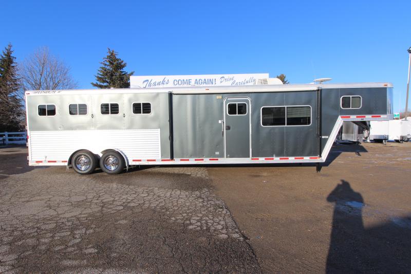 2000 Featherlite 4 Horse LQ Horse Trailer Featherlite Horse and
