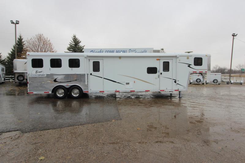 2007 Bison Trailers 3HR GN with 12' LQ and MT Horse Trailer 2007 Bison Trailers 3HR GN with 12' LQ and MT Horse Trailer