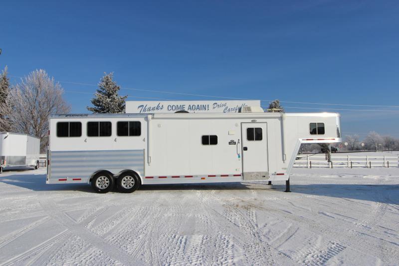 2016 Featherlite 3 Horse 13' LQ Slide-out Horse Trailer 2016 Featherlite 3 Horse 13' LQ Slide-out Horse Trailer