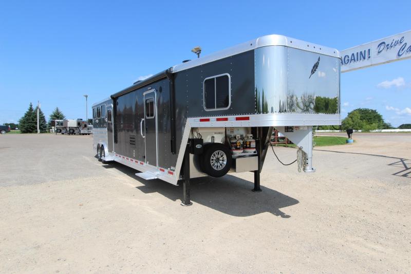 2018 Featherlite 3HR LQ MT Horse Trailer 2018 Featherlite 3HR LQ MT Horse Trailer