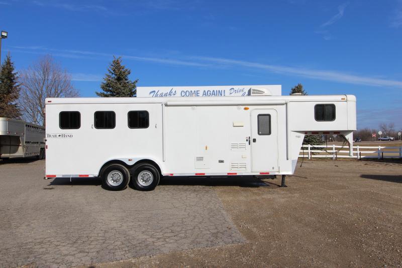 2014 Bison Trailers 3 Horse 8' LQ Horse Trailer 2014 Bison Trailers 3 Horse 8' LQ Horse Trailer