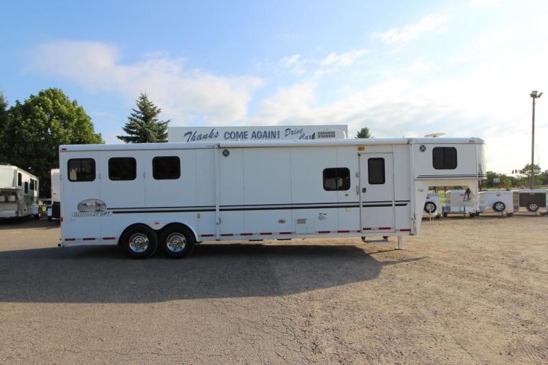 2003 Bison Trailers 3HR GN with 12' LQ Horse Trailer 2003 Bison Trailers 3HR GN with 12' LQ Horse Trailer