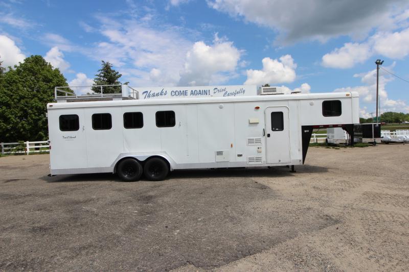 2013 Bison Trailers 4 Horse 8' LQ Other Trailer 2013 Bison Trailers 4 Horse 8' LQ Other Trailer