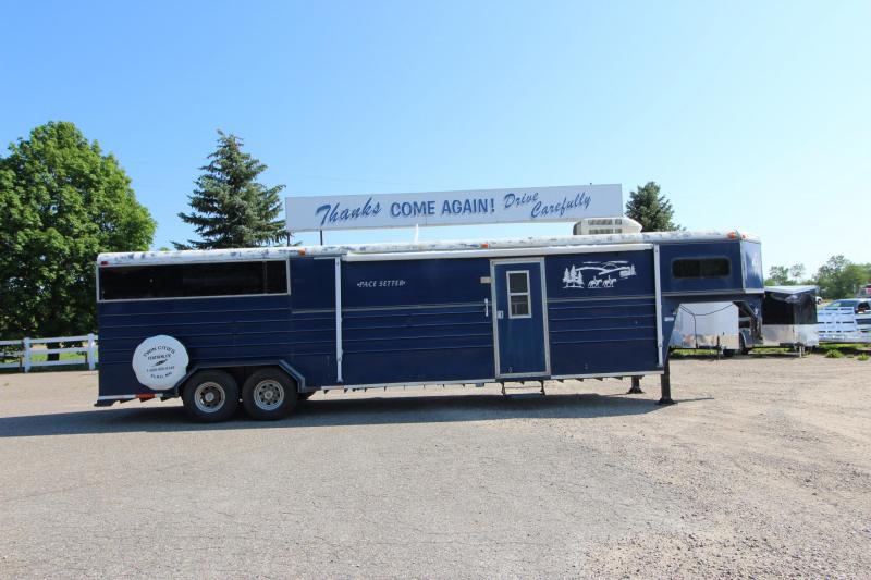 1994 Pacesetter Trailers 3 Horse 14' LQ Horse Trailer 1994 Pacesetter Trailers 3 Horse 14' LQ Horse Trailer
