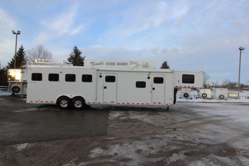 2006 Kiefer Built 4HR LQ MT Weekender Horse Trailer 2006 Kiefer Built 4HR LQ MT Weekender Horse Trailer