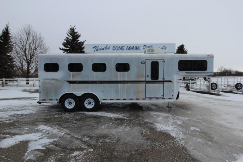 2002 Sundowner Trailers 4 horse gooseneck Horse Trailer 2002 Sundowner Trailers 4 horse gooseneck Horse Trailer